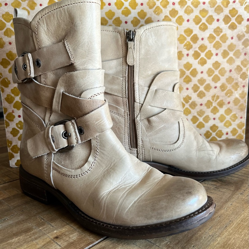 GUESS motorcycle ankle boots